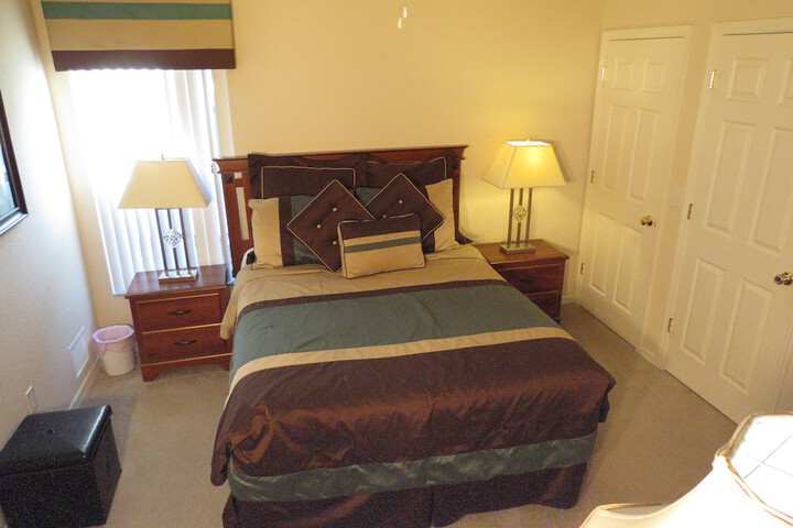 Room 5 of 18
