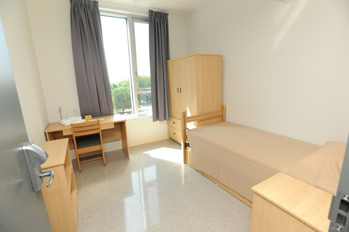Room 7 of 69