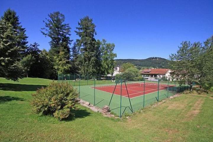 Tennis court