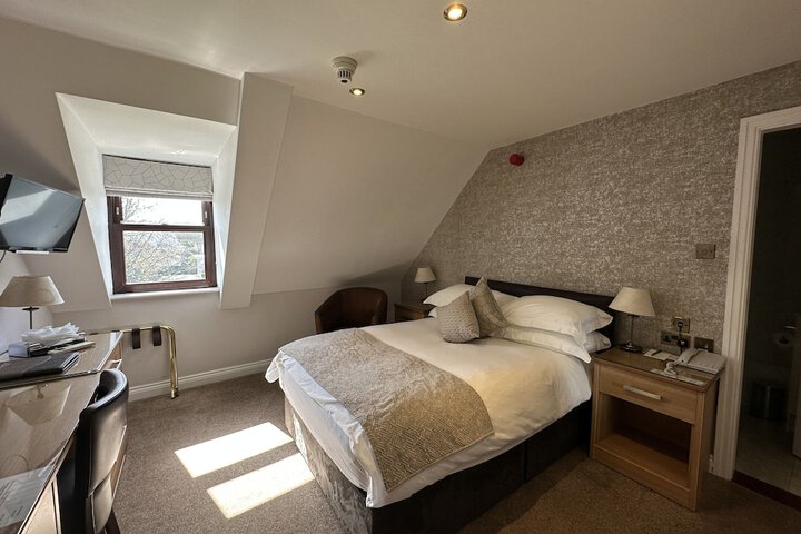 Room 12 of 73