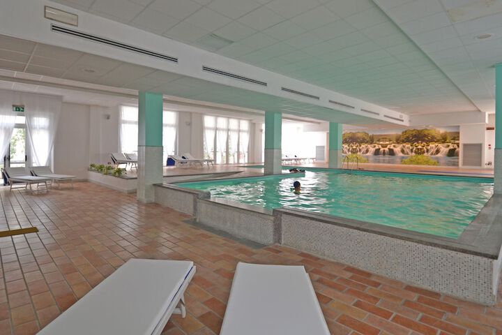 Pool Hotel