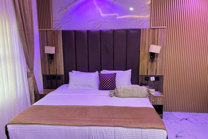 Room 26 of 43