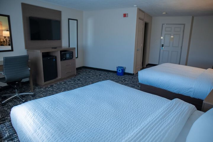 Standard Queen Bed Accessible (12 of 22)