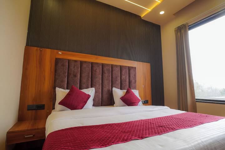 Room 4 of 18