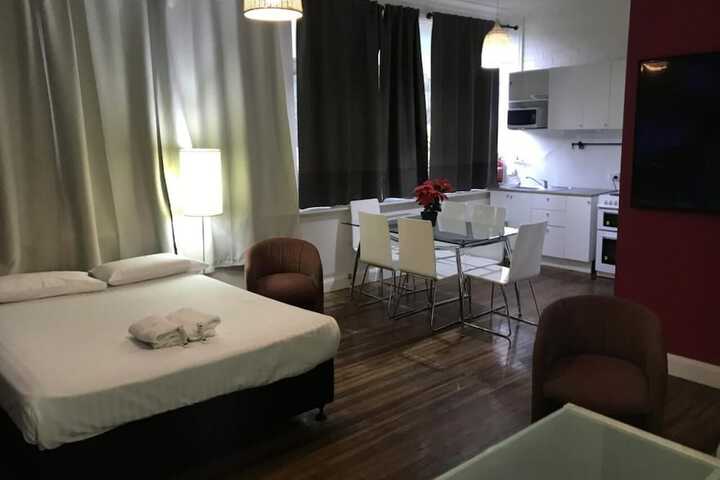 Room 10 of 29
