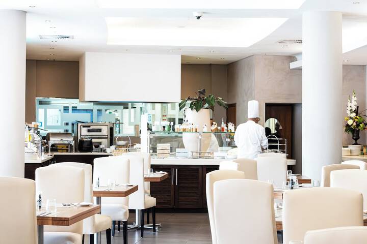 Dining 75 of 147