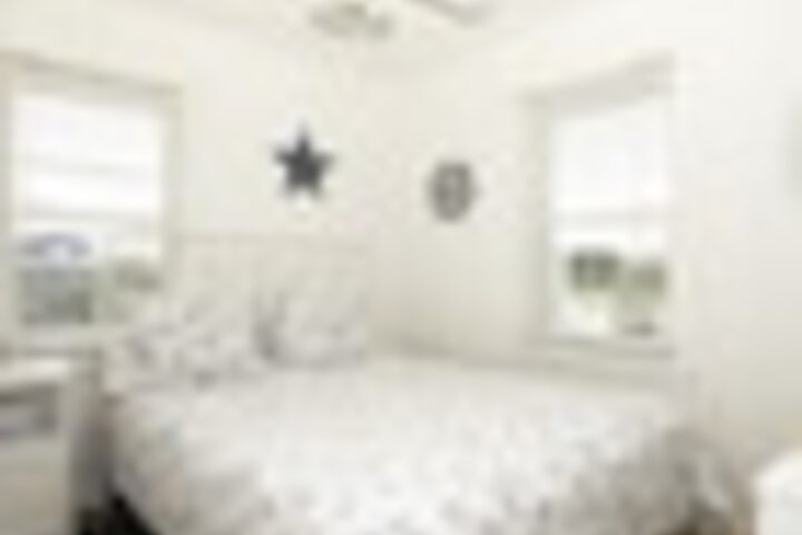 Room 32 of 384