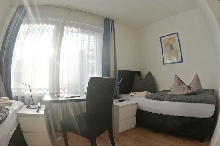 Room 14 of 30