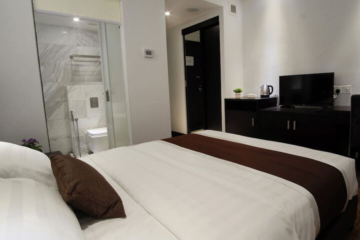 Room 15 of 46