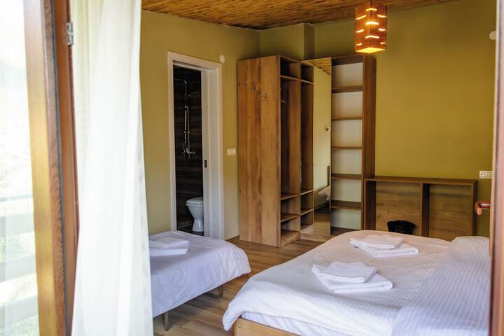 Room 18 of 43