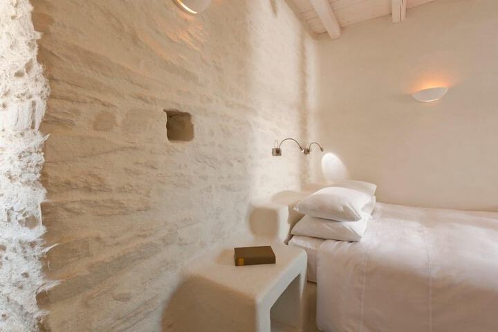Room 47 of 142