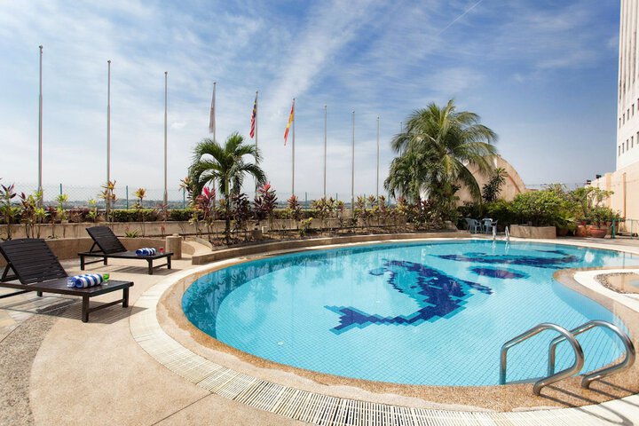 Hotel with Pool