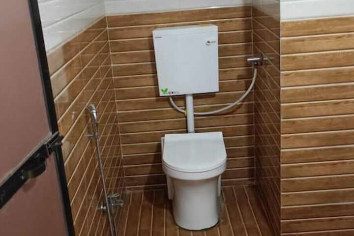 Room 3 of 8