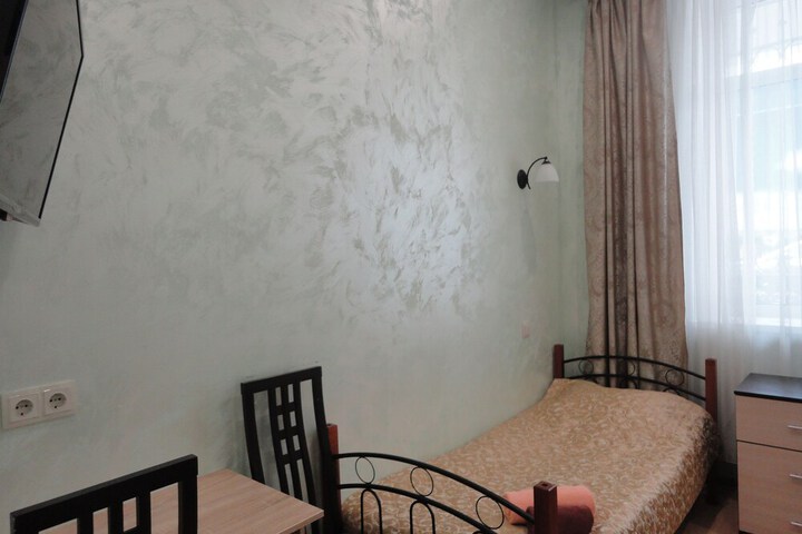 Room 5 of 19