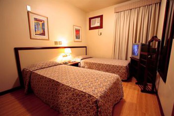 Room 5 of 12