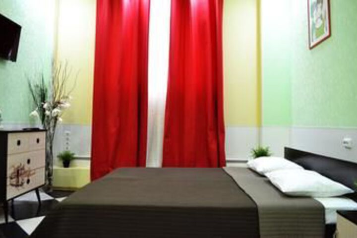Room 10 of 38