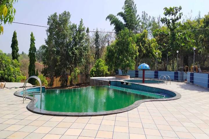Pool 18 of 24