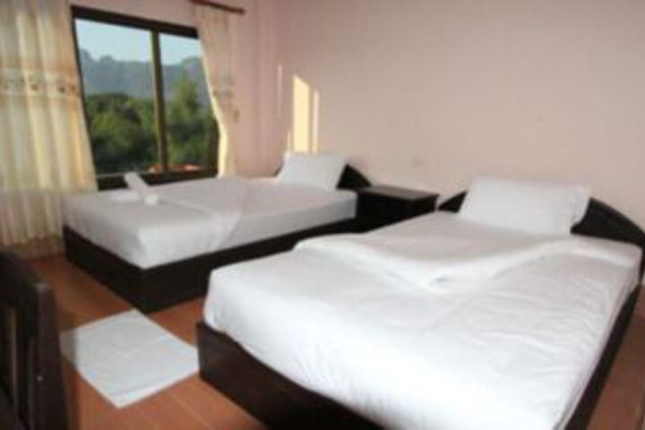 Room 13 of 34