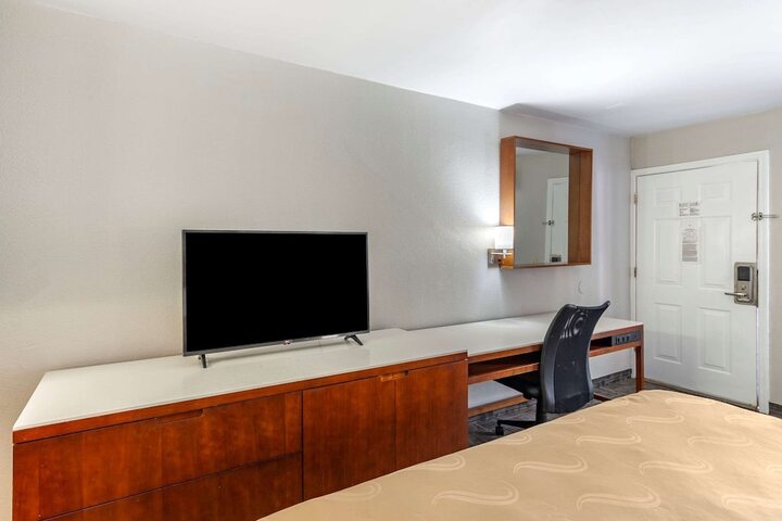 1 King Bed Accessible (1 of 8)