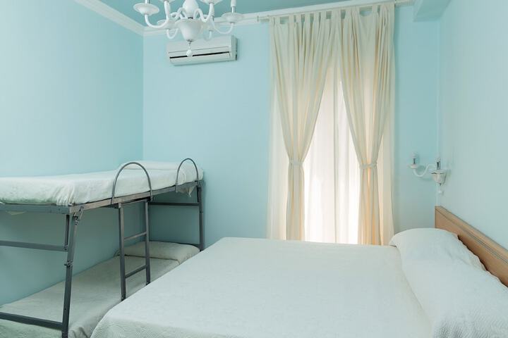Room 7 of 82