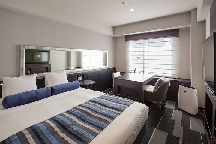 Room 9 of 39