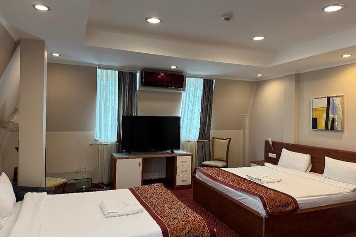 Room 8 of 20