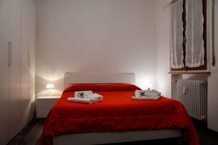 Room 4 of 17