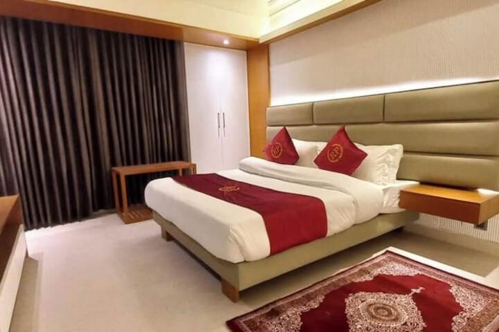 Room 8 of 22