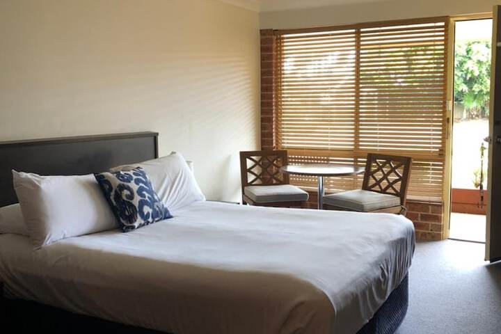 Room 4 of 20