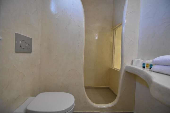 Room 12 of 28