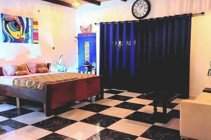 Room 15 of 50