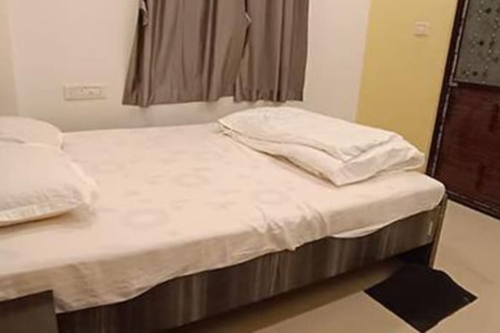 Room 7 of 19