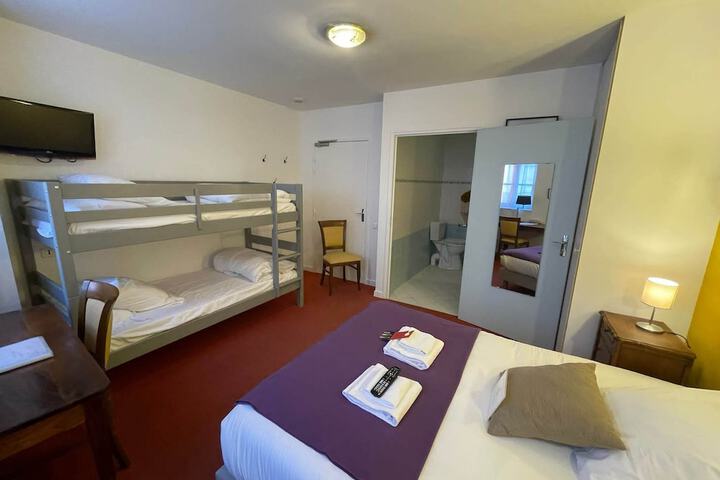 Room 9 of 27