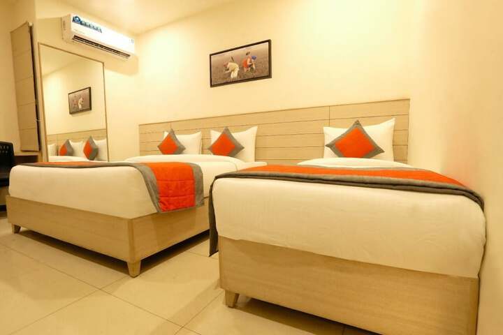 Room 7 of 15