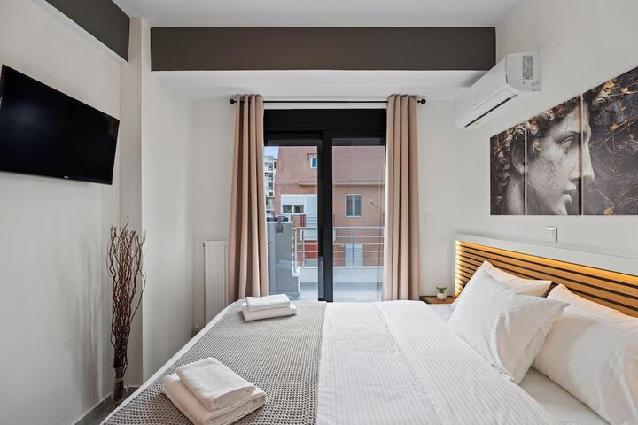Room 3 of 43