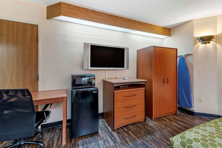Room 5 of 20