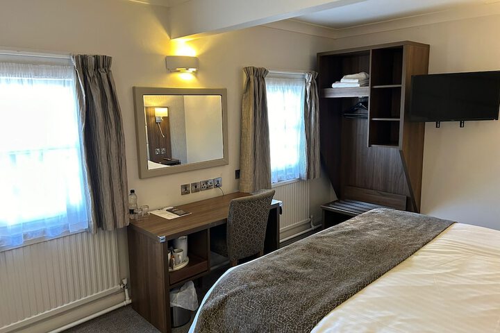 Room 7 of 97