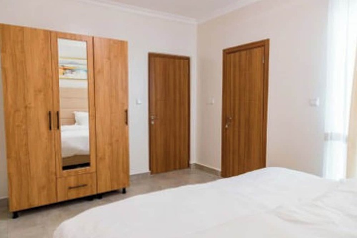 Room 12 of 40
