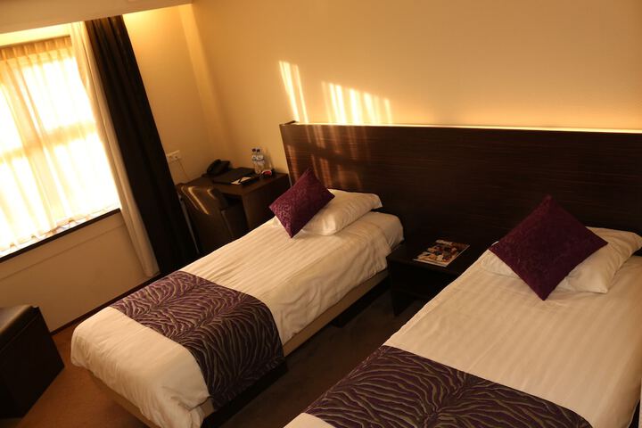 Room 5 of 31