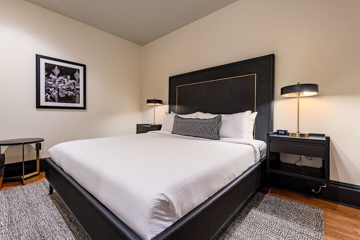 Room 20 of 341