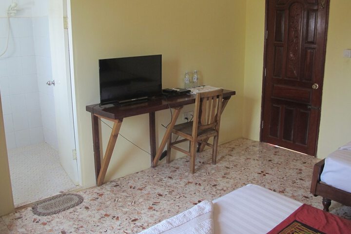 Room 15 of 38