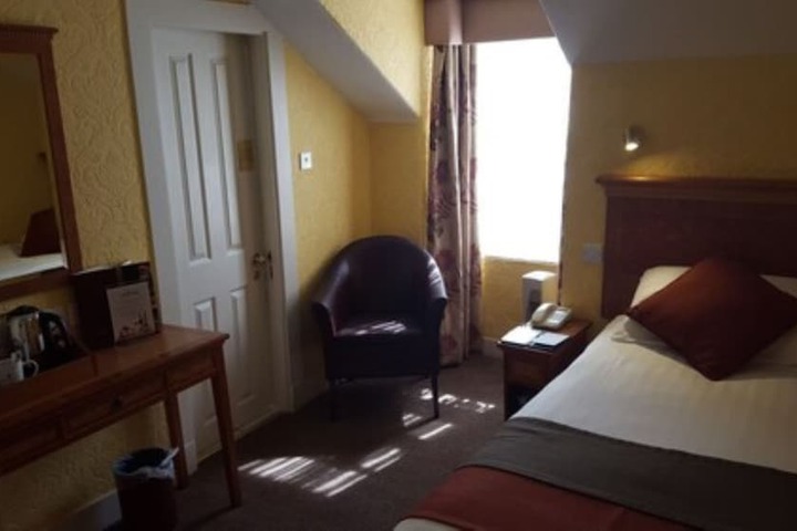 Room 12 of 39