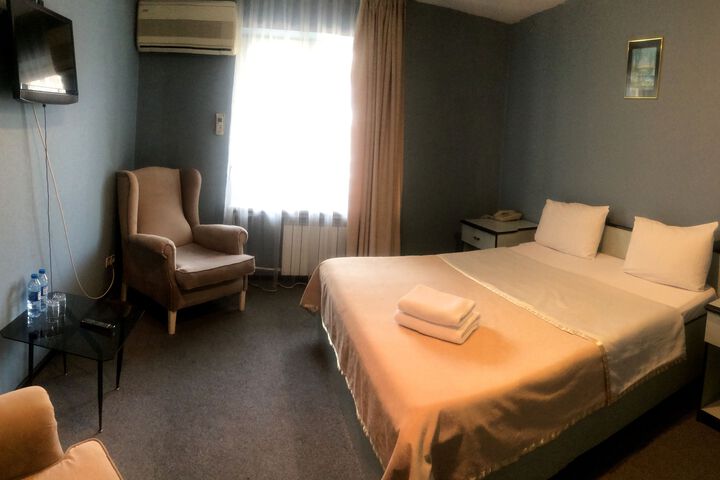 Room 21 of 49