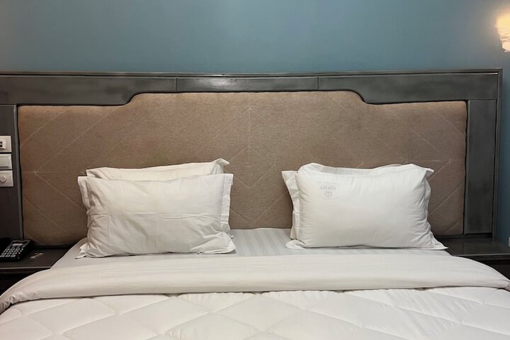Room 2 of 12