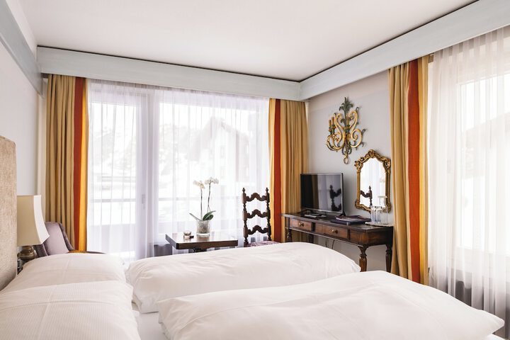Room 28 of 96