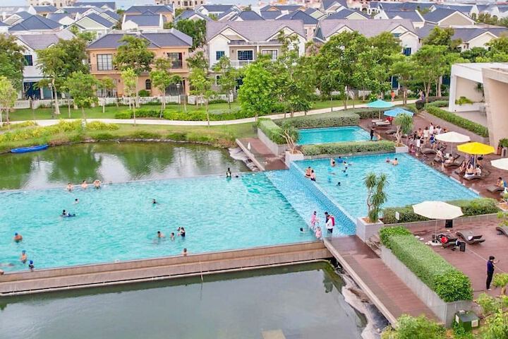 Pool 14 of 23
