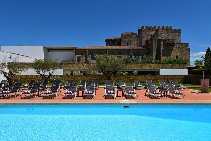 Hotel Pool