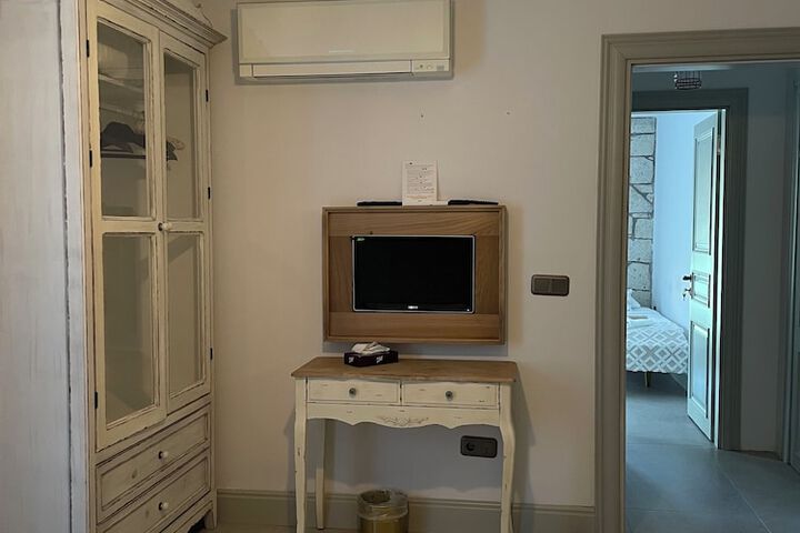 Room 27 of 80