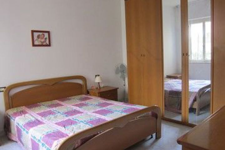 Room 12 of 21