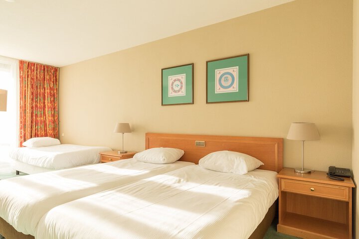 Room 15 of 52
